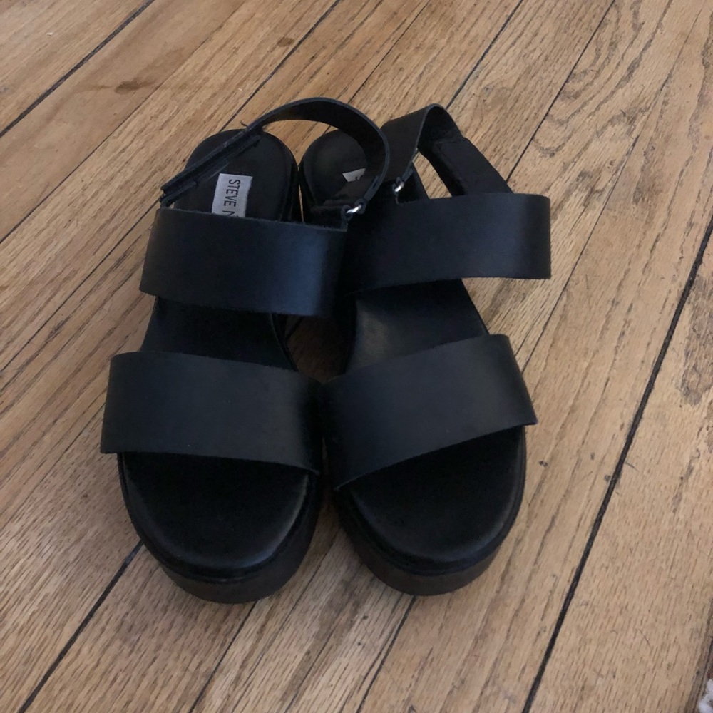 Steve Madden black platform sandals